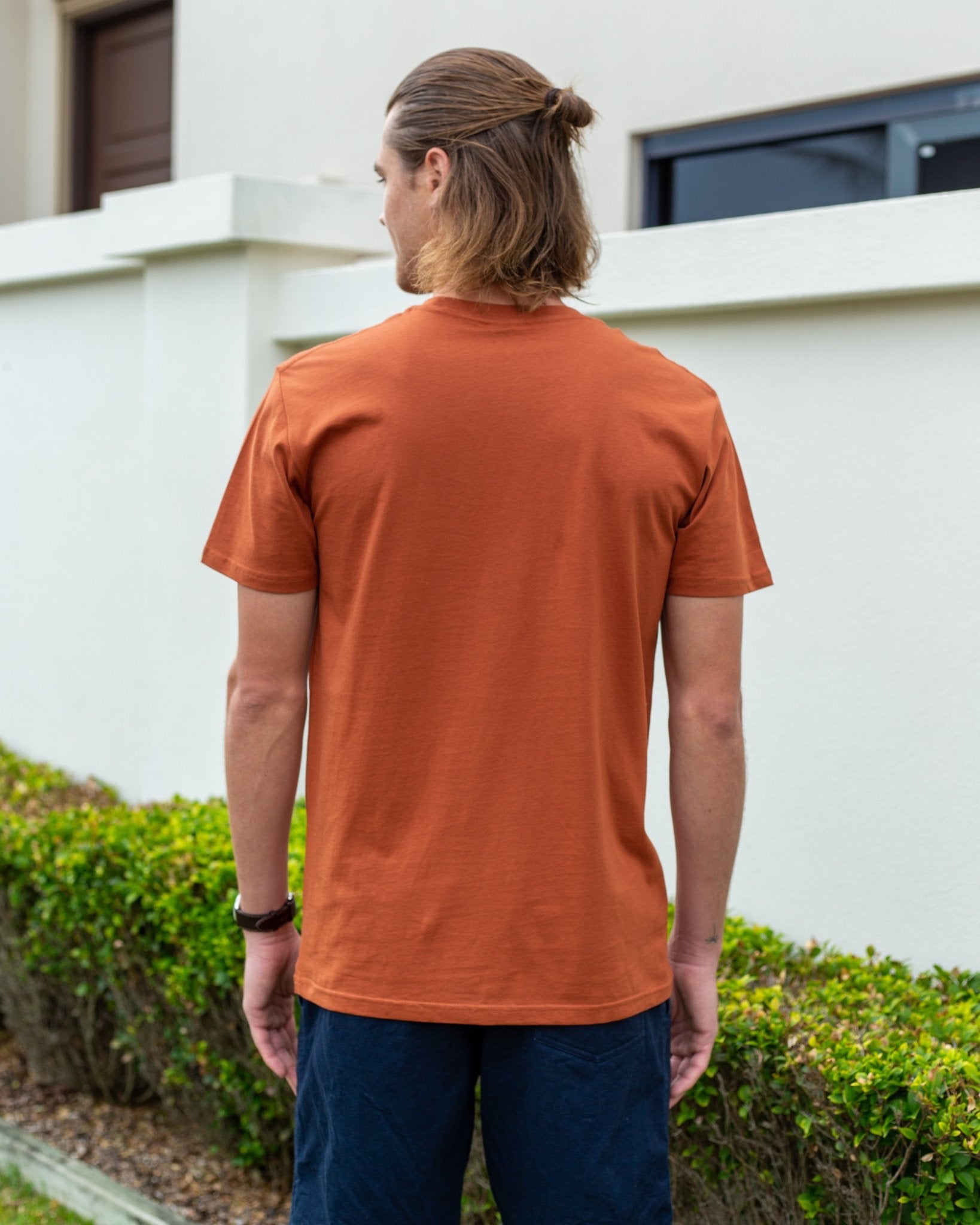 backview of rust coloured t-shirt
