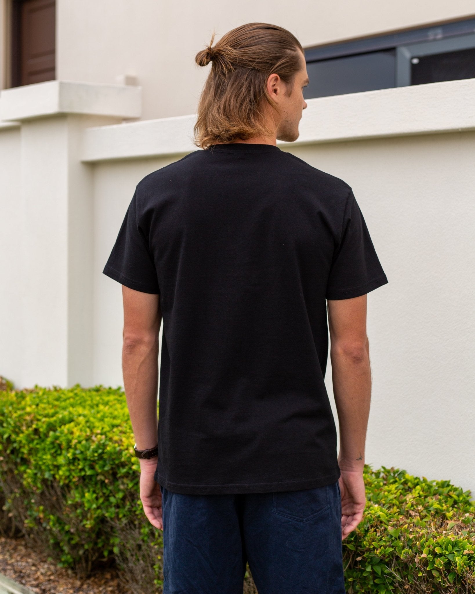 Back view of black tshirt 